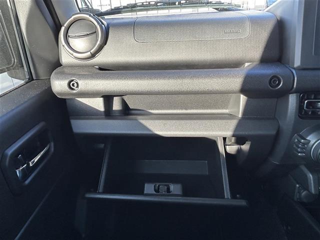 ジムニーノマド ＦＣ　デュアルカメラブレーキーサポート　ＡＣＣ　後退時ブレーキサポート　レーンアシスト　ダウンヒルアシストコントロール　ハイビームアシスト　ＬＥＤヘッドライト　ヘッドライトウォッシャー　シートヒーター（20枚目）