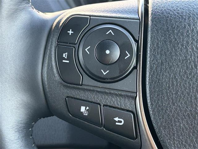 エスクァイア Ｇｉ　プレミアムパッケージ　純正ナビ　バックカメラ　クルーズコントロール　プリクラッシュセーフティー　レーンキープアシスト　オートマチックハイビーム　ハーフレザーシート　シートヒーター　アイスト　両側パワースライドドア　ＥＴＣ（10枚目）