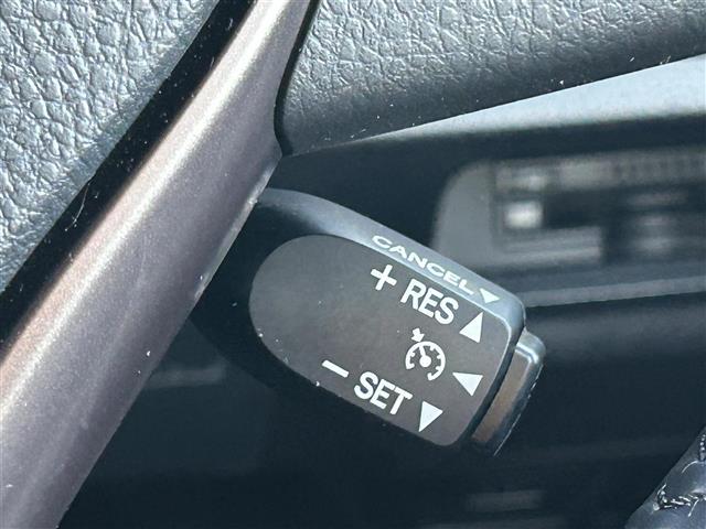 エスクァイア Ｇｉ　プレミアムパッケージ　純正ナビ　バックカメラ　クルーズコントロール　プリクラッシュセーフティー　レーンキープアシスト　オートマチックハイビーム　ハーフレザーシート　シートヒーター　アイスト　両側パワースライドドア　ＥＴＣ（11枚目）