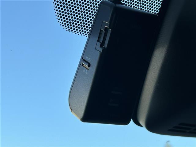 エスクァイア Ｇｉ　プレミアムパッケージ　純正ナビ　バックカメラ　クルーズコントロール　プリクラッシュセーフティー　レーンキープアシスト　オートマチックハイビーム　ハーフレザーシート　シートヒーター　アイスト　両側パワースライドドア　ＥＴＣ（20枚目）