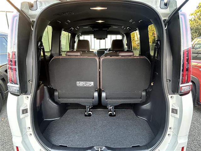 エスクァイア Ｇｉ　プレミアムパッケージ　純正ナビ　バックカメラ　クルーズコントロール　プリクラッシュセーフティー　レーンキープアシスト　オートマチックハイビーム　ハーフレザーシート　シートヒーター　アイスト　両側パワースライドドア　ＥＴＣ（29枚目）