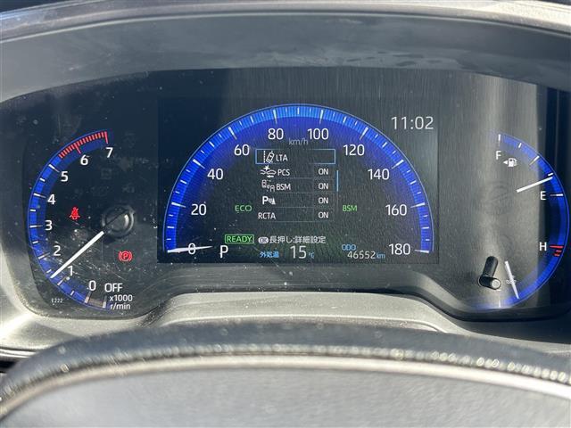 カローラツーリング ハイブリッド　ダブルバイビー　純正ナビ　バックカメラ　アダプティクブクルーズコントロール　レーンアシスト　クリアランスソナー　横滑り防止装置　シートヒーター　ＢＳＭ　ＨＵＤ　オートホールド　ステアリングヒータ　ドラレコ　ＥＴＣ（7枚目）