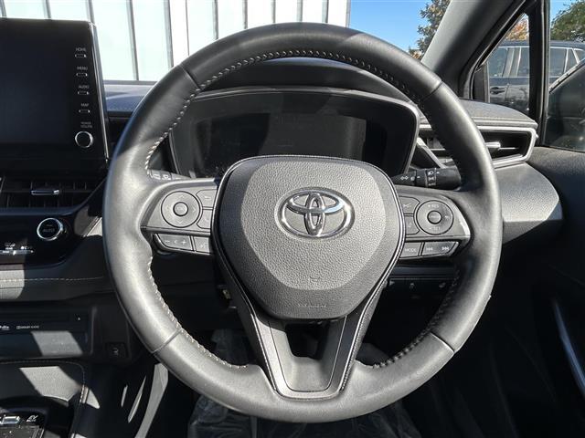 カローラツーリング ハイブリッド　ダブルバイビー　純正ナビ　バックカメラ　アダプティクブクルーズコントロール　レーンアシスト　クリアランスソナー　横滑り防止装置　シートヒーター　ＢＳＭ　ＨＵＤ　オートホールド　ステアリングヒータ　ドラレコ　ＥＴＣ（8枚目）