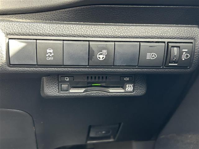 カローラツーリング ハイブリッド　ダブルバイビー　純正ナビ　バックカメラ　アダプティクブクルーズコントロール　レーンアシスト　クリアランスソナー　横滑り防止装置　シートヒーター　ＢＳＭ　ＨＵＤ　オートホールド　ステアリングヒータ　ドラレコ　ＥＴＣ（16枚目）