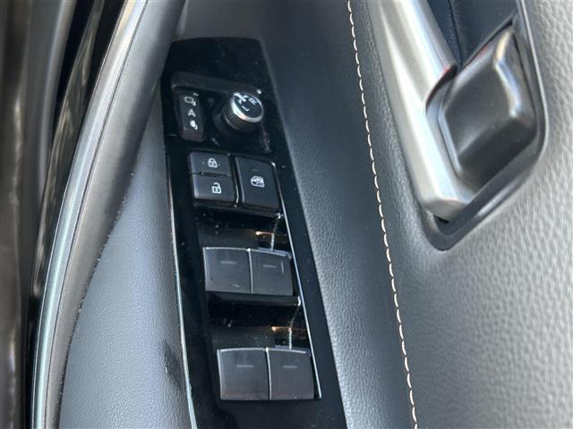 カローラツーリング ハイブリッド　ダブルバイビー　純正ナビ　バックカメラ　アダプティクブクルーズコントロール　レーンアシスト　クリアランスソナー　横滑り防止装置　シートヒーター　ＢＳＭ　ＨＵＤ　オートホールド　ステアリングヒータ　ドラレコ　ＥＴＣ（22枚目）