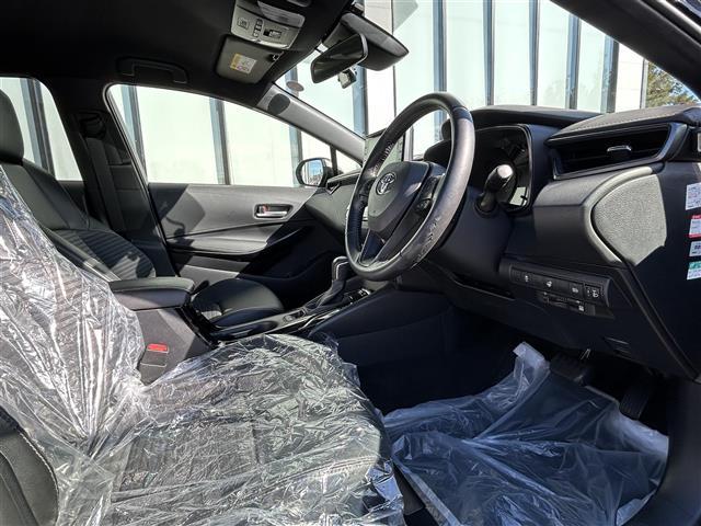 カローラツーリング ハイブリッド　ダブルバイビー　純正ナビ　バックカメラ　アダプティクブクルーズコントロール　レーンアシスト　クリアランスソナー　横滑り防止装置　シートヒーター　ＢＳＭ　ＨＵＤ　オートホールド　ステアリングヒータ　ドラレコ　ＥＴＣ（23枚目）