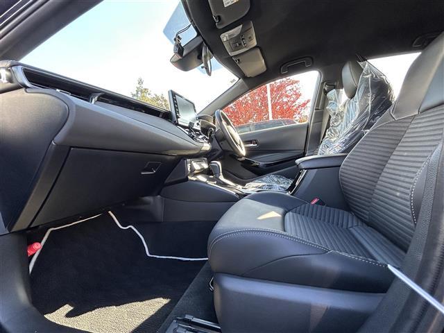 カローラツーリング ハイブリッド　ダブルバイビー　純正ナビ　バックカメラ　アダプティクブクルーズコントロール　レーンアシスト　クリアランスソナー　横滑り防止装置　シートヒーター　ＢＳＭ　ＨＵＤ　オートホールド　ステアリングヒータ　ドラレコ　ＥＴＣ（25枚目）