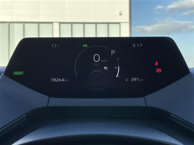 プリウス Ｚ　純正ナビ　全方位カメラ　ＡＣＣ　レーンアシスト　クリアランスソナー　プリクラ　ブレーキーホールド　１００Ｖ充電　エアシートヒーター　パワーシートメモリー機能付き　ＢＳＭ　パワーバックドア　ＥＴＣ２．０（7枚目）