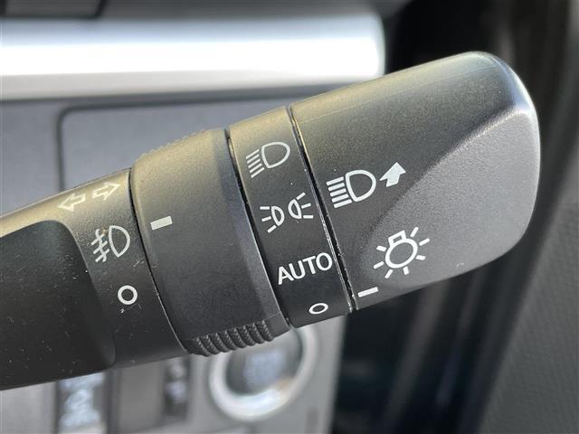 タント カスタムＸ　トップエディションＳＡＩＩＩ　純正ナビ　バックカメラ　衝突回避支援ブレーキー　片側パワースライドドア　ＬＥＤヘッドライト　フォグランプ　オートマチックハイビーム　アイドリングストップ　シートヒーター　ベンチシート　純正ＡＷ　ＥＴＣ（13枚目）