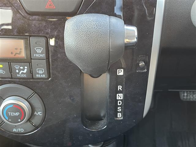 タント カスタムＸ　トップエディションＳＡＩＩＩ　純正ナビ　バックカメラ　衝突回避支援ブレーキー　片側パワースライドドア　ＬＥＤヘッドライト　フォグランプ　オートマチックハイビーム　アイドリングストップ　シートヒーター　ベンチシート　純正ＡＷ　ＥＴＣ（15枚目）