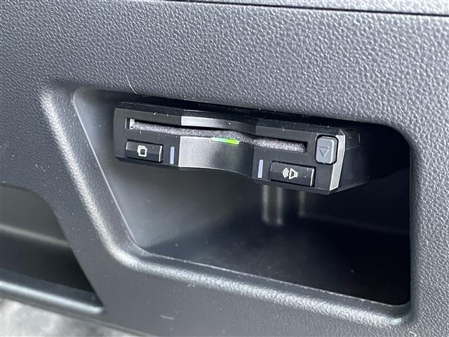 タント カスタムＸ　トップエディションＳＡＩＩＩ　純正ナビ　バックカメラ　衝突回避支援ブレーキー　片側パワースライドドア　ＬＥＤヘッドライト　フォグランプ　オートマチックハイビーム　アイドリングストップ　シートヒーター　ベンチシート　純正ＡＷ　ＥＴＣ（18枚目）