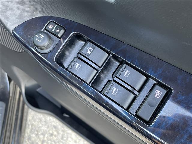 タント カスタムＸ　トップエディションＳＡＩＩＩ　純正ナビ　バックカメラ　衝突回避支援ブレーキー　片側パワースライドドア　ＬＥＤヘッドライト　フォグランプ　オートマチックハイビーム　アイドリングストップ　シートヒーター　ベンチシート　純正ＡＷ　ＥＴＣ（19枚目）