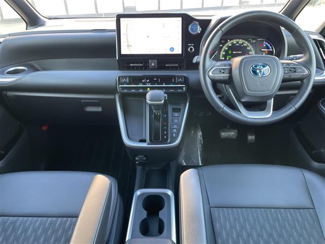 ノア ハイブリッドS-Z 純正ナビ バックカメラ ACC プリクラ レーンアシスト オートマチックハイビーム 100V電源 ブレーキーホールド 両側パワースライドドア シートヒーター LEDヘッドライト フォグランプ ETC(4枚目)