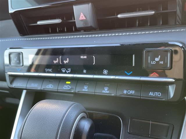 ノア ハイブリッドS-Z 純正ナビ バックカメラ ACC プリクラ レーンアシスト オートマチックハイビーム 100V電源 ブレーキーホールド 両側パワースライドドア シートヒーター LEDヘッドライト フォグランプ ETC(11枚目)