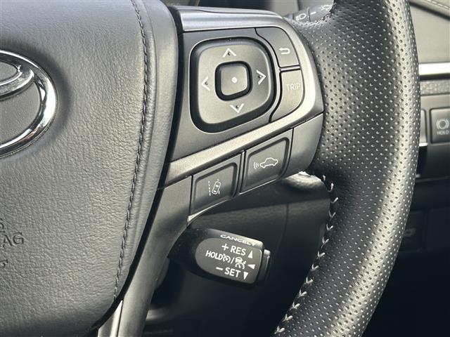 ハリアー プレミアム スタイルノアール 純正9インチナビ トヨタセーフティセンス バックカメラ 前後ドライブレコーダー パワーシート パワーバックドア ETC LEDヘッド・フォグ 純正18インチAW 純正フロアマット コーナーセンサー(12枚目)