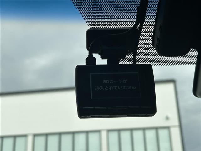 ハリアー プレミアム スタイルノアール 純正9インチナビ トヨタセーフティセンス バックカメラ 前後ドライブレコーダー パワーシート パワーバックドア ETC LEDヘッド・フォグ 純正18インチAW 純正フロアマット コーナーセンサー(22枚目)