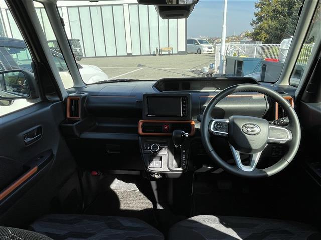 タント ファンクロスターボ　社外ナビ　全方位カメラ　両側パワースライドドア　シートヒーター　ルーフレール　純正フロアマット　コーナーセンサー　純正１５インチＡＷ　ブレーキホールド　電子パーキング　スペアキー　保証書・取説　ＬＥＤ（2枚目）