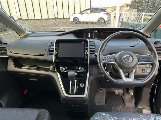 セレナ ハイウェイスター 純正8インチナビ バックカメラ 前後ドライブレコーダー 10,6インチフリップダウンモニター TVキャンセラー 片側パワースライドドア コーナーセンサー 純正16インチAW LEDヘッド・フォグ(2枚目)