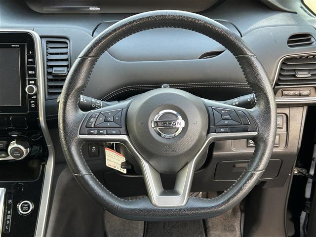 セレナ ハイウェイスター 純正8インチナビ バックカメラ 前後ドライブレコーダー 10,6インチフリップダウンモニター TVキャンセラー 片側パワースライドドア コーナーセンサー 純正16インチAW LEDヘッド・フォグ(23枚目)