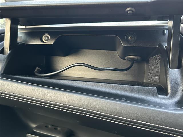 セレナ ハイウェイスター 純正8インチナビ バックカメラ 前後ドライブレコーダー 10,6インチフリップダウンモニター TVキャンセラー 片側パワースライドドア コーナーセンサー 純正16インチAW LEDヘッド・フォグ(32枚目)