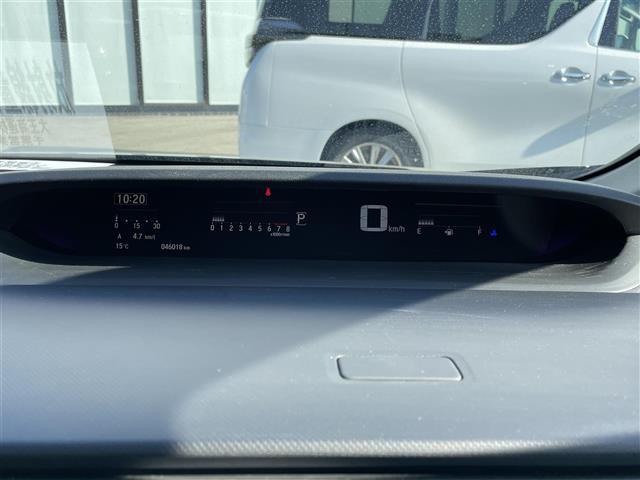 ステップワゴンスパーダ スパーダ　ホンダセンシング　ホンダセンシング　純正９インチナビ　両側パワースライドドア　バックカメラ　前ドライブレコーダー　ＥＴＣ　純正フロアマット　コーナーセンサー　ＬＥＤヘッド・フォグ　スペアキー　追従型クルーズコントロール（9枚目）