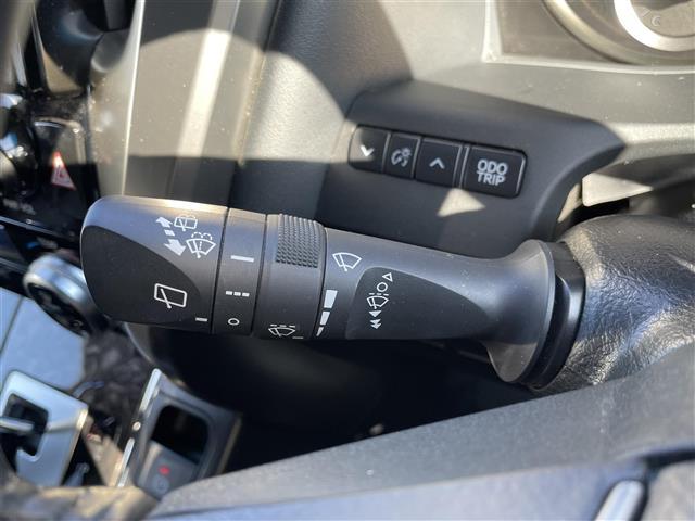 ヴェルファイア ２．５　ゴールデンアイズＩＩＩ　純正９インチディスプレイオーディオナビ　バックカメラ　両側パワースライドドア　ツインムーンルーフ　デジタルインナーミラー　ＢＳＭ　パワーバックドア　３眼ＬＥＤヘッド　シーケンシャルターンランプ　ＥＴＣ（10枚目）