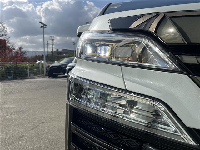 ヴェルファイア ２．５　ゴールデンアイズＩＩＩ　純正９インチディスプレイオーディオナビ　バックカメラ　両側パワースライドドア　ツインムーンルーフ　デジタルインナーミラー　ＢＳＭ　パワーバックドア　３眼ＬＥＤヘッド　シーケンシャルターンランプ　ＥＴＣ（39枚目）