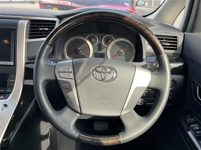 ヴェルファイア ２．４Ｚ　ゴールデンアイズＩＩ　純正ナビ　クルーズコントロール　クリアランスソナー　バックカメラ　両側パワースライドドア　サンルーフ　オットマン　ステアリングスイッチ　自動防眩ルームミラー　　ｎａｎｏｅ　１００Ｖ電源　ＥＴＣ（10枚目）