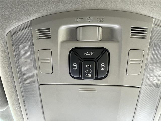 ヴェルファイア ２．４Ｚ　ゴールデンアイズＩＩ　純正ナビ　クルーズコントロール　クリアランスソナー　バックカメラ　両側パワースライドドア　サンルーフ　オットマン　ステアリングスイッチ　自動防眩ルームミラー　　ｎａｎｏｅ　１００Ｖ電源　ＥＴＣ（20枚目）