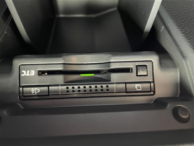 ヴェルファイア ２．４Ｚ　ゴールデンアイズＩＩ　純正ナビ　クルーズコントロール　クリアランスソナー　バックカメラ　両側パワースライドドア　サンルーフ　オットマン　ステアリングスイッチ　自動防眩ルームミラー　　ｎａｎｏｅ　１００Ｖ電源　ＥＴＣ（22枚目）