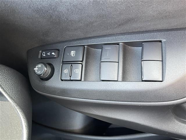 ヤリスクロス ハイブリッドZ 純正ディスプレイオーディオナビ バックカメラ 前ドライブレコーダー ETC パワーシート シートヒーター 社外フロアマット クリアランスソナー ステアリングヒーター HDMIポート LEDヘッド(25枚目)