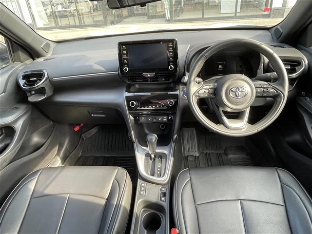 ヤリスクロス ハイブリッドZ 純正ディスプレイオーディオナビ バックカメラ 前ドライブレコーダー ETC パワーシート シートヒーター 社外フロアマット クリアランスソナー ステアリングヒーター HDMIポート LEDヘッド(42枚目)