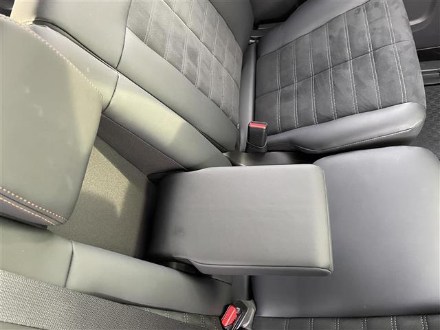 デリカＤ：５ ジャスパー　社外ナビ　バックカメラ　４ＷＤ　前ドライブレコーダー　ＥＴＣ　両側パワースライドドア　ターボ　Ｄ席パワーシート　Ｄ／Ｎ席シートヒーター　パドルシフト　社外フロアマット　純正１８インチＡＷ　保証書・取説（23枚目）