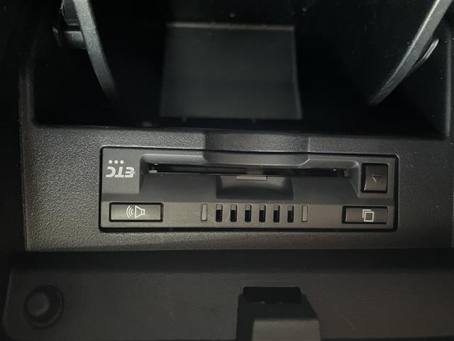 アルファード 2.5S タイプゴールド ワンオーナー 純正9インチナビ フルセグTV バックモニター 後席モニター ツインムーンルーフ レーダークルーズコントロール 両側パワースライドドア 電動リアゲート オットマン ETC 三眼LED(30枚目)