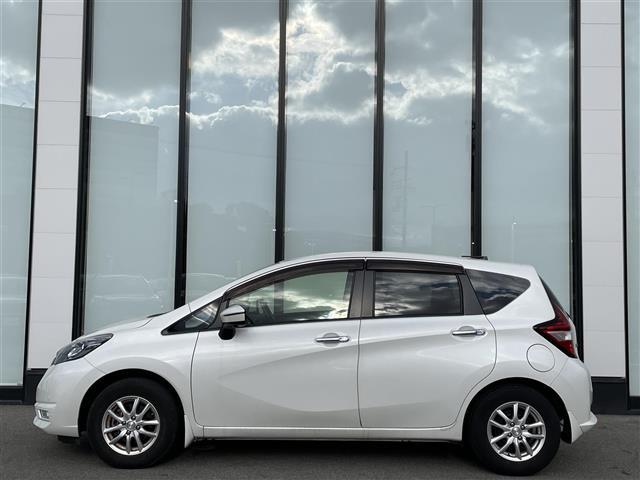 ノート X 純正ナビ フルセグTV アラウンドビューモニター 衝突軽減 デジタルインナーミラー GRASSアルミホイール ドライブレコーダー 純正フロアマット プッシュスタート オートライト スマートキー(42枚目)