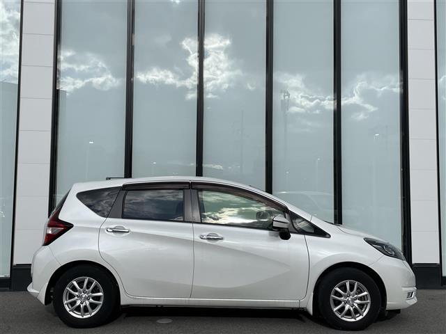 ノート X 純正ナビ フルセグTV アラウンドビューモニター 衝突軽減 デジタルインナーミラー GRASSアルミホイール ドライブレコーダー 純正フロアマット プッシュスタート オートライト スマートキー(43枚目)