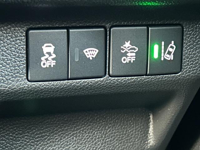 フリードハイブリッド ハイブリッド・Ｇブラックスタイル　社外ナビ　バックカメラ　両側パワースライドドア　ＥＴＣ　前後ドライブレコーダー　ＬＥＤヘッド　前席シートヒーター　レーダークルーズコントロール　純正１５インチＡＷ　アイドリングストップ　スペアキー（17枚目）