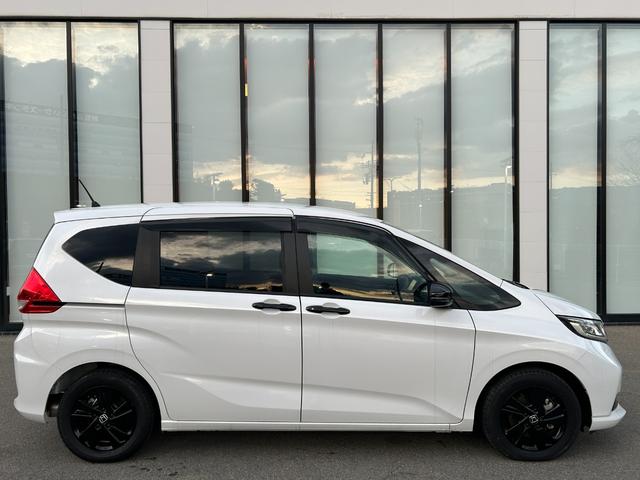 フリードハイブリッド ハイブリッド・Ｇブラックスタイル　社外ナビ　バックカメラ　両側パワースライドドア　ＥＴＣ　前後ドライブレコーダー　ＬＥＤヘッド　前席シートヒーター　レーダークルーズコントロール　純正１５インチＡＷ　アイドリングストップ　スペアキー（38枚目）