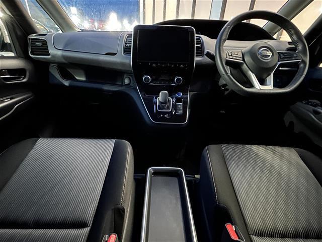 セレナ ｅ－パワー　ハイウェイスターＶ　純正１０型ナビ　プロパイロット　アラウンドビューモニター　両側パワースライドドア　フリップダウンモニター　ドライブレコーダー　ＥＴＣ　純正アルミ　クリアランスソナー　デジタルインナーミラー　ＢＳＭ（2枚目）