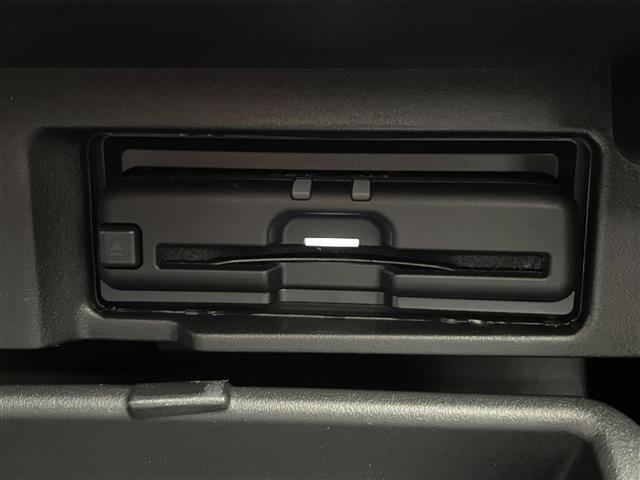 セレナ ｅ－パワー　ハイウェイスターＶ　純正１０型ナビ　プロパイロット　アラウンドビューモニター　両側パワースライドドア　フリップダウンモニター　ドライブレコーダー　ＥＴＣ　純正アルミ　クリアランスソナー　デジタルインナーミラー　ＢＳＭ（21枚目）