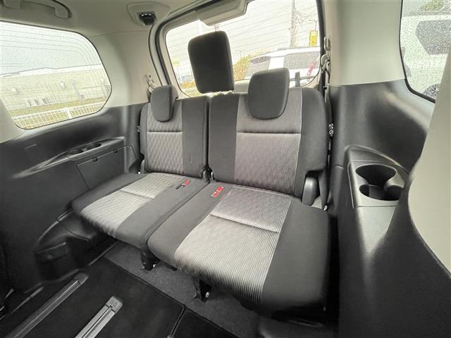 セレナ ｅ－パワー　ハイウェイスターＶ　純正１０型ナビ　プロパイロット　アラウンドビューモニター　両側パワースライドドア　フリップダウンモニター　ドライブレコーダー　ＥＴＣ　純正アルミ　クリアランスソナー　デジタルインナーミラー　ＢＳＭ（27枚目）