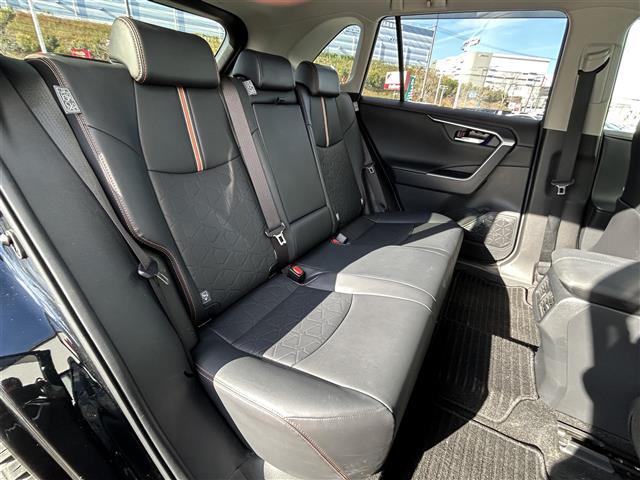 ＲＡＶ４ アドベンチャー　社外９インチナビ　４ＷＤ　バックカメラ　ＥＴＣ　前ドライブレコーダー　パワーシート　パワーバックドア　純正フロアマット　社外１６インチＡＷ　フロント・サイド・リアエアロパーツ　ＬＥＤヘッド・フォグ（31枚目）