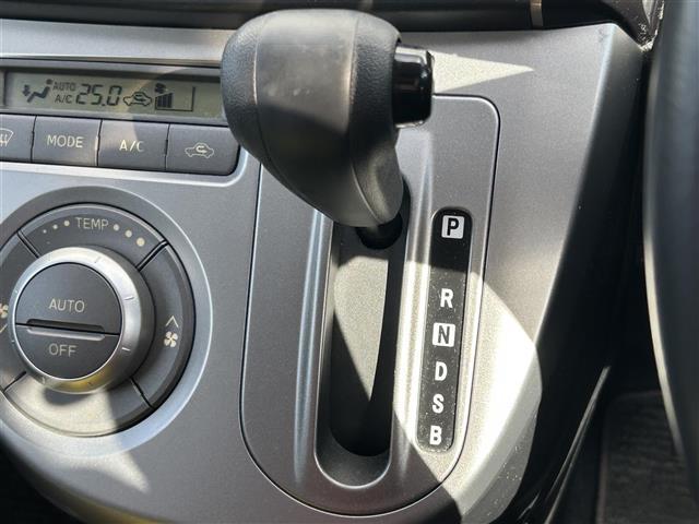 ミラカスタム Ｘ　ｃａｒｒｏｚｚｒｉａナビ　バックカメラ　ベンチシート　ハロゲンヘッドライト　ハロゲンフォグランプ　ヘッドライトレベライザー　純正アルミホイール　純正フロアマット　レーダー探知機　ＥＴＣ　リモコンキー（14枚目）