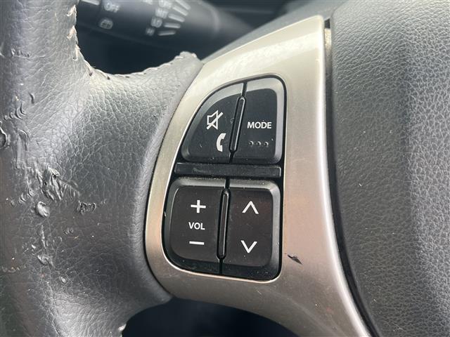 ジムニー ランドベンチャー ターボ 社外メモリナビ フルセグ スズキ純正アルミ リモコンキー 運転席シートヒーター MTモード付AT ETC 背面タイヤステアリングスイッチ 純正フロアマット 社外ドアバイザー 横滑り防止(13枚目)
