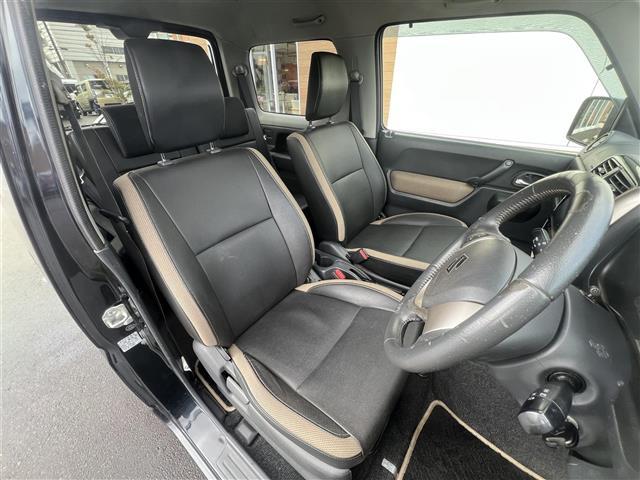 ジムニー ランドベンチャー ターボ 社外メモリナビ フルセグ スズキ純正アルミ リモコンキー 運転席シートヒーター MTモード付AT ETC 背面タイヤステアリングスイッチ 純正フロアマット 社外ドアバイザー 横滑り防止(26枚目)