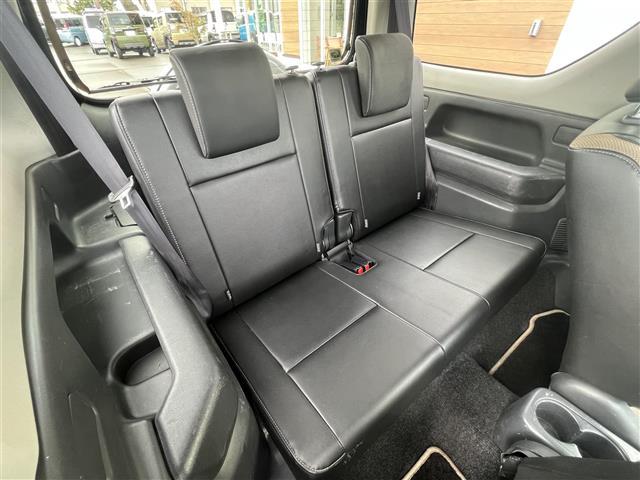 ジムニー ランドベンチャー ターボ 社外メモリナビ フルセグ スズキ純正アルミ リモコンキー 運転席シートヒーター MTモード付AT ETC 背面タイヤステアリングスイッチ 純正フロアマット 社外ドアバイザー 横滑り防止(28枚目)