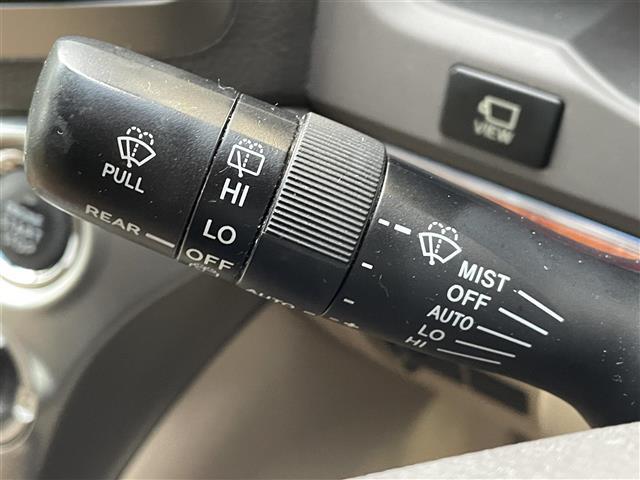 ランドクルーザー ＺＸ　４ＷＤ　サンルーフ　ベージュレザー　シート　純正メーカーナビ　バックカメラ　ＥＴＣ　社外１８インチアルミ　社外１８インチアルミ夏タイヤ積込　前後コーナーセンサー　　ルーフレール　ワンオーナー（24枚目）