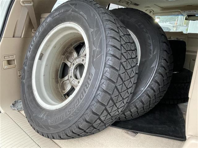 ランドクルーザー ＺＸ　４ＷＤ　サンルーフ　ベージュレザー　シート　純正メーカーナビ　バックカメラ　ＥＴＣ　社外１８インチアルミ　社外１８インチアルミ夏タイヤ積込　前後コーナーセンサー　　ルーフレール　ワンオーナー（40枚目）