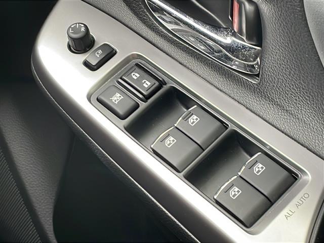 レヴォーグ ２．０ＧＴ－Ｓアイサイト　アドバンスドセーフティサポート　４ＷＤ・ターボ　純正メモリナビフルセグＴＶ　バックカメラ　ＥＴＣ　ハーフレザーシート　前後コーナーセンサー　純正１８インチアルミ　レーンキープアシスト　パドルシフト（30枚目）