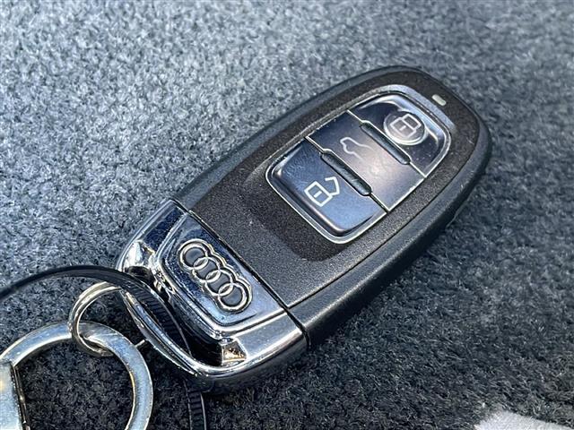 Ａ４ ２．０ＴＦＳＩクワトロ　４ＷＤ　メモリーナビ　バックカメラ　純正１８インチアルミ　ハーフレザーシート　シートヒーター　　コーナーセンサー　　保証書・取説（11枚目）